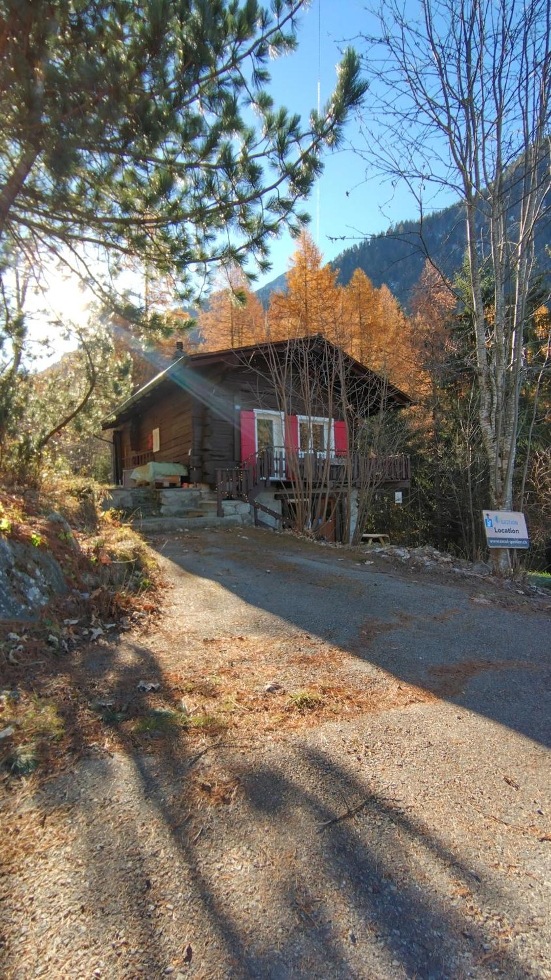 Petit Chalet Rustique Et Bucolique Bovernier Exterior foto